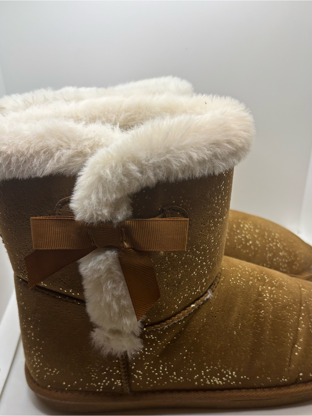 Women's Tan Faux-Fur Bow Detail Winter Slippers